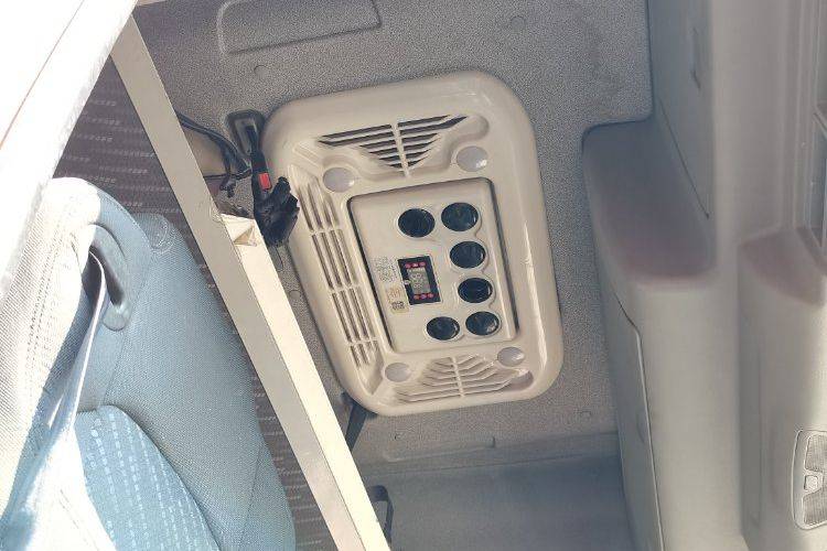 二手一汽解放 350马力 牵引车