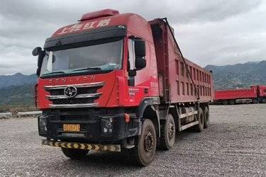 ���ֿ����������� ��ʨC500�ؿ� ���ذ� 520���� 8X4 8.3����ж��(����) ǰ�ĺ�� �Ϸƺ������ж�� ����