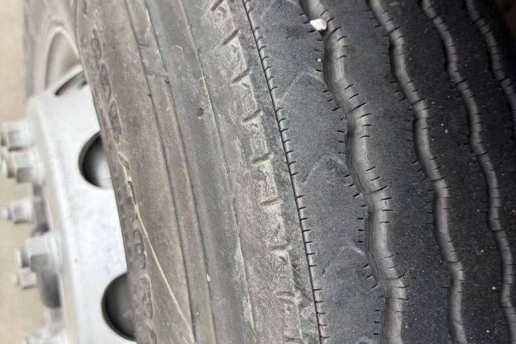 二手东风商用车 220马力 载货车