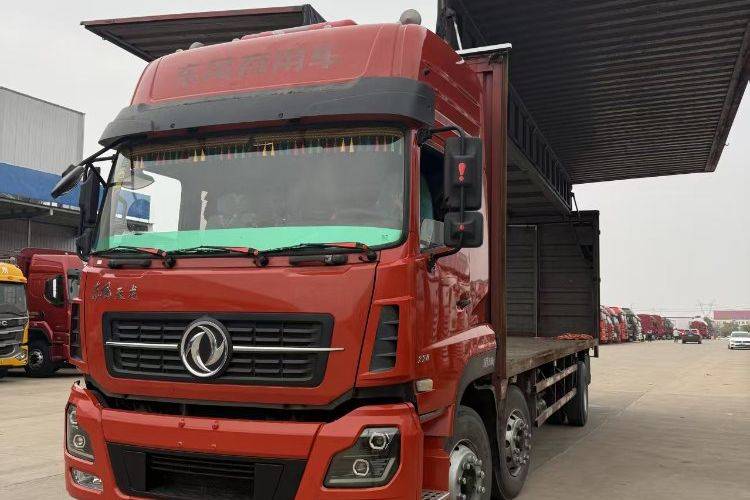 二手东风商用车 220马力 载货车