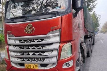 ���ֿ����������� ����H7�ؿ� 500���� 6X4ǣ����(����) ˫�� Ϋ�����ǣ���� ����