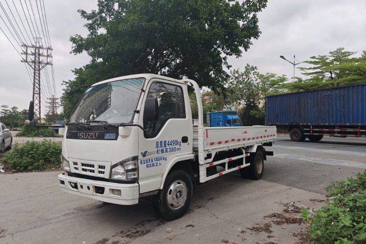 二手庆铃五十铃 130马力 载货车