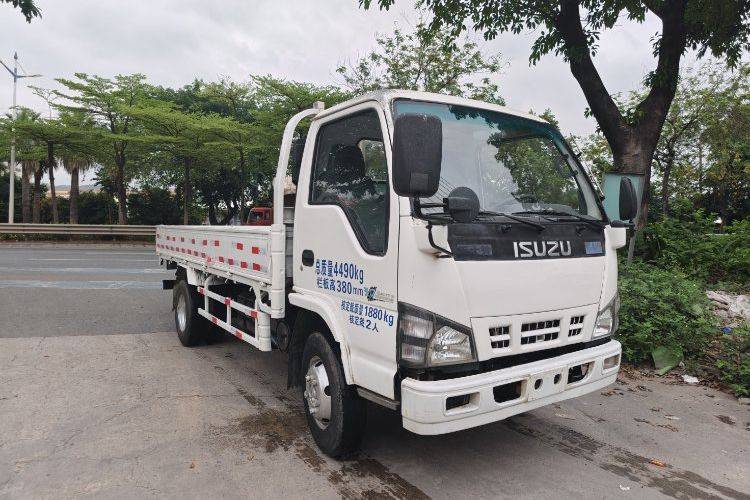 二手庆铃五十铃 130马力 载货车