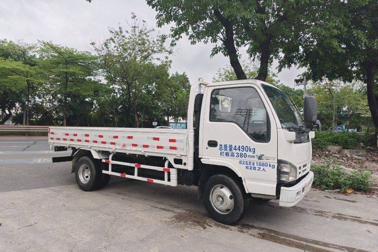 二手庆铃五十铃 130马力 载货车