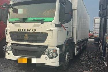 二手中国重汽 HOWO TX 290马力 4X2 9.6米厢式载货车(国六) 单桥 曼二手载货车 黄牌