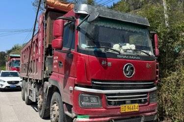 ���ֿ����������ó� ������6 ���ϰ� 310���� 8X4 6.5����ж��(����) ǰ�ĺ�� ��������ж�� ����