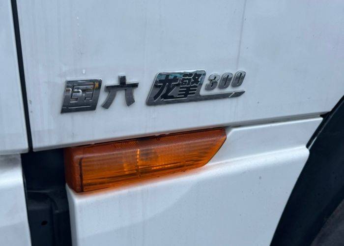 二手东风商用车 300马力 载货车