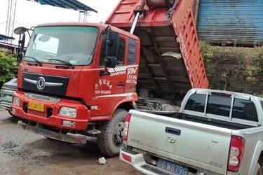 二手东风新疆 拓行D3V 220马力 6X2 4.8米自卸车(国五) 前四后四 玉柴二手自卸车 黄牌