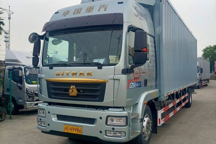二手重汽汕德卡 290马力 载货车