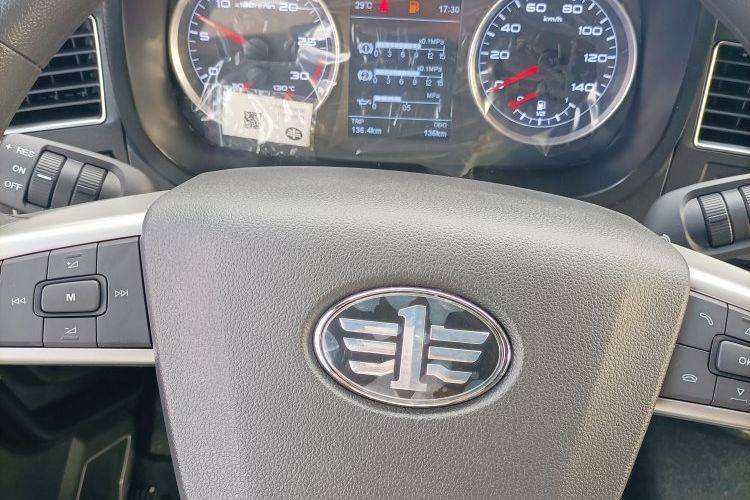 二手一汽解放 260马力 载货车