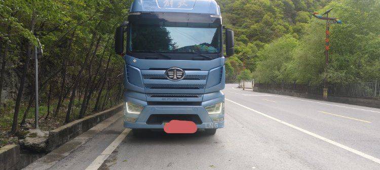 二手一汽解放 600马力 牵引车