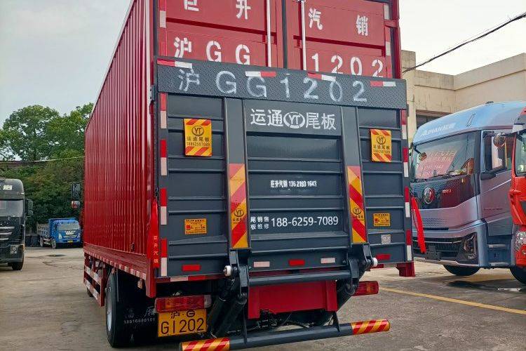 二手一汽解放 260马力 载货车