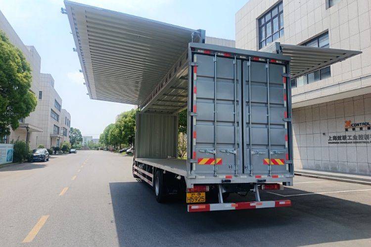 二手欧曼重卡(原福田欧曼) 240马力 载货车