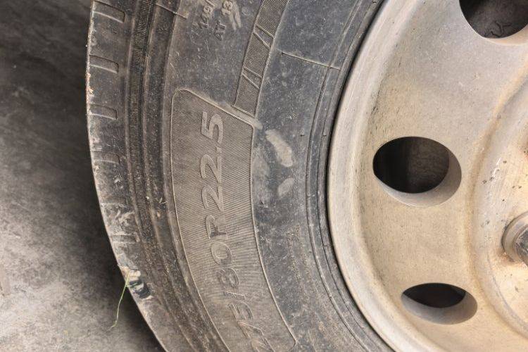 二手一汽解放轻卡 185马力 载货车