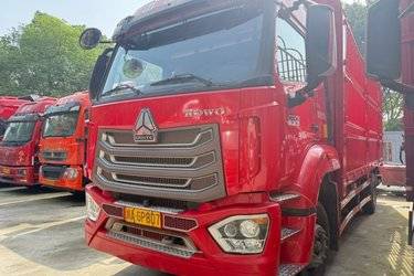 二手中国重汽 豪瀚N5W中卡 220马力 4X2 6.75米仓栅式载货车(国五) 单桥 潍柴二手载货车 黄牌图片