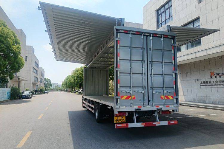 二手欧曼重卡(原福田欧曼) 240马力 载货车