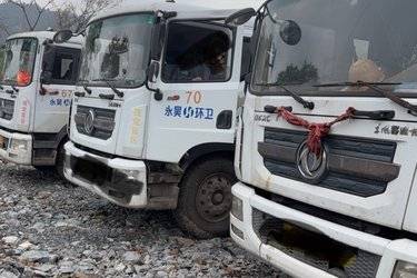 二手垃圾运输车 中联重科 东风商用车底盘  8860 8X8图片