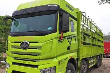 二手一汽解放 J7重卡 经典版 460马力 8X4 9.5米仓栅式载货车(国六) 前四后八 潍柴二手载货车 黄牌图片