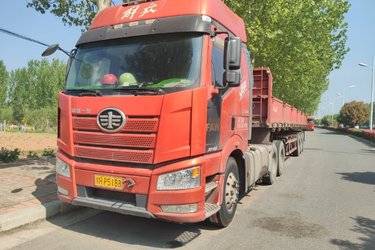 二手一汽解放 J6P重卡 460马力 6X4 牵引车(国五) 双驱 锡柴二手牵引车 黄牌图片