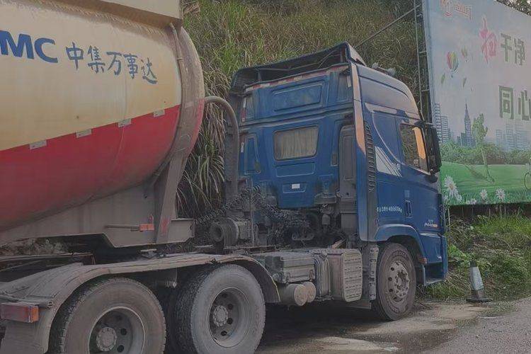 二手现代商用车 440马力 牵引车