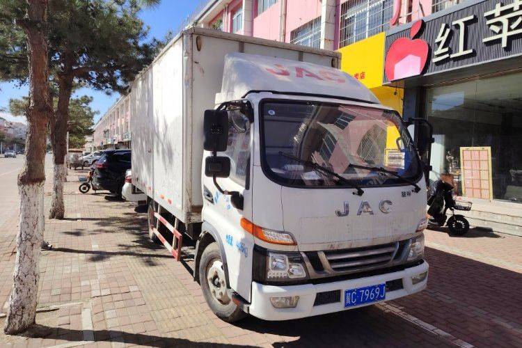 江淮骏铃 120马力 载货车