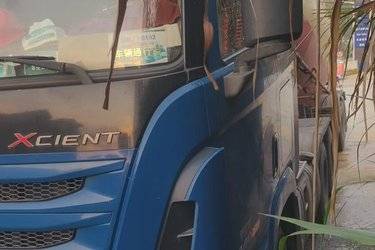 二手现代商用车 创虎XCIENT重卡 440马力 6X4牵引车(国五) 双驱 现代商用车二手牵引车 黄牌图片