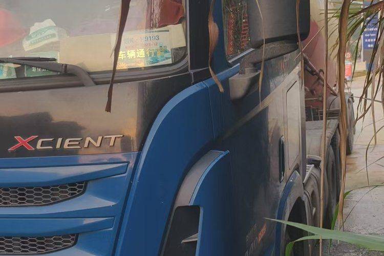 二手现代商用车 440马力 牵引车