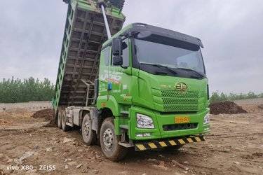 二手青岛解放 JH6重卡 400马力 8X4 7.4米自卸车(国六) 前四后八 潍柴二手自卸车 黄牌图片