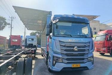 二手重汽豪沃(国六) 单桥 曼二手载货车 黄牌图片