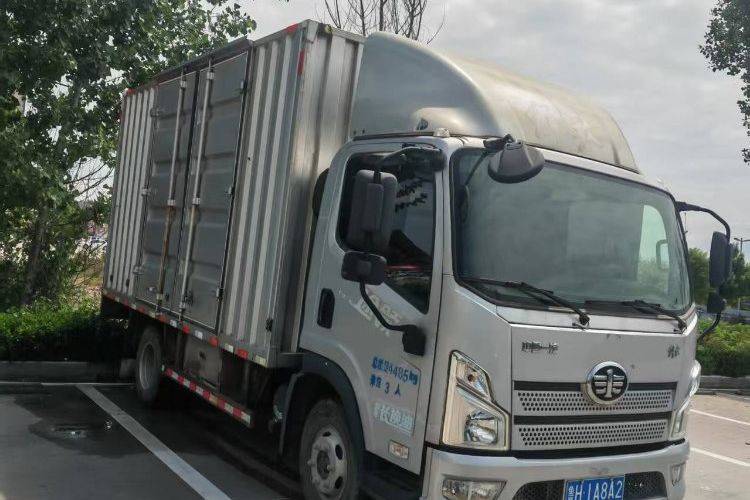 二手一汽解放轻卡 180马力 载货车