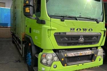 二手中国重汽 HOWO TX 豪华版 240马力 4X2 9.6米厢式载货车(国五) 单桥 中国重汽二手载货车 黄牌