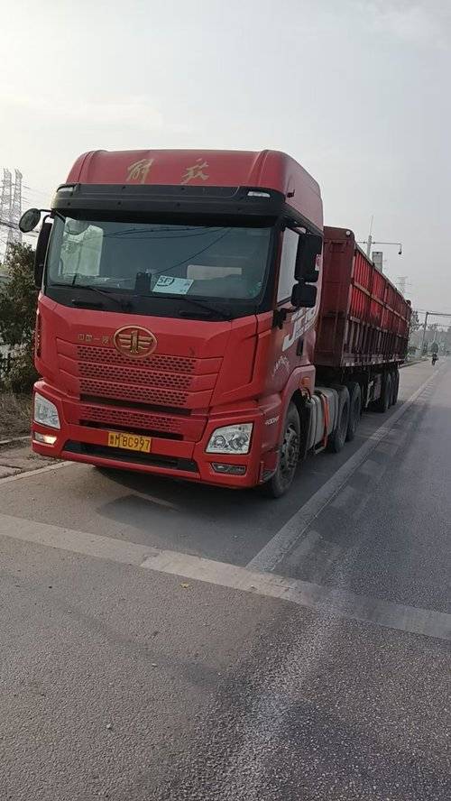 青岛解放 400马力 牵引车