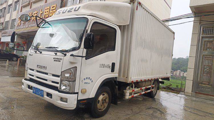 二手庆铃五十铃 130马力 载货车