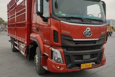 二手东风柳汽 乘龙H5重卡 270马力 4X2 6.8米仓栅式载货车(国六) 单桥 玉柴二手载货车 黄牌图片