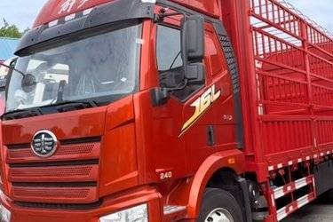二手一汽解放 J6L中卡 240马力 4X2 6.75米仓栅式载货车(国六) 单桥 大柴二手载货车 黄牌