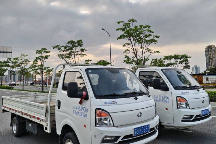 二手长安跨越 122马力 载货车