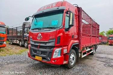 二手东风柳汽 乘龙H5中卡 240马力 4X2 6.8米仓栅式载货车(国五) 单桥 玉柴二手载货车 黄牌图片