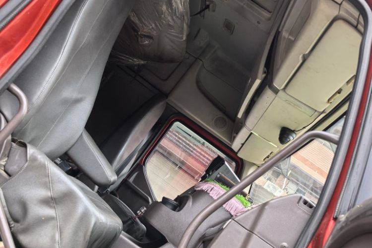二手东风柳汽乘龙 350马力 载货车