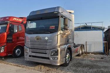 ���ֿ����ൺ��� JH6�ؿ� �캽��2.0 �ļ��� 530���� 6X4 CNGǣ����(����) ˫�� Ϋ�����ǣ���� ����