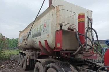 二手东风华神 HV5 460马力 6X4 牵引车(国六) 双驱 安徽康明斯二手牵引车 黄牌图片