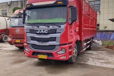 二手江淮 格尔发A5XⅢ中卡 240马力 4X2 6.8米厢式载货车(国五) 单桥 安徽康明斯二手载货车 黄牌图片