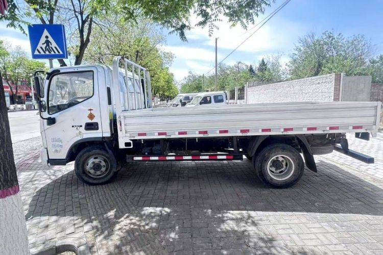 二手福田欧马可 156马力 载货车