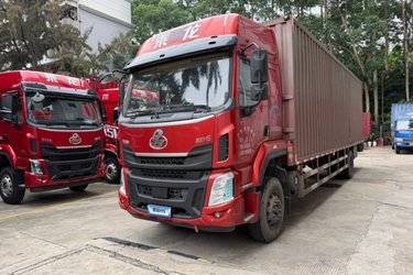二手东风柳汽 乘龙H5重卡 245马力 6X2 9.7米厢式载货车(后桥153)(国六) 前四后四 玉柴二手载货车 黄牌图片