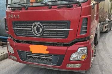 二手东风商用车 天龙重卡 2018款启航版 520马力 6X4牵引车(国五) 双驱 康明斯二手牵引车 黄牌图片