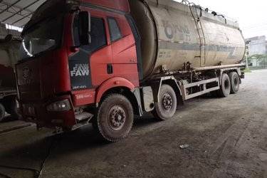二手粉粒物料运输车 一汽解放 解放J6P 420 9.6 8X4