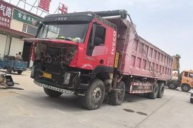 二手上汽红岩 杰狮C500 450马力 8X4 8.6米自卸车(国五) 前四后八 上菲红二手自卸车 黄牌