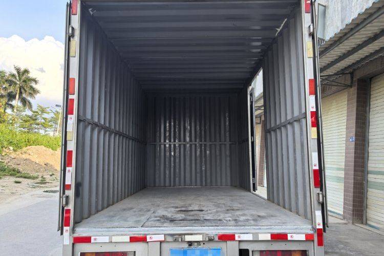 二手现代商用车 129马力 载货车