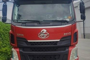 二手东风柳汽 乘龙H5中卡 200马力 4X2 8.3米厢式载货车(国五) 单桥 东风康明斯二手载货车 黄牌