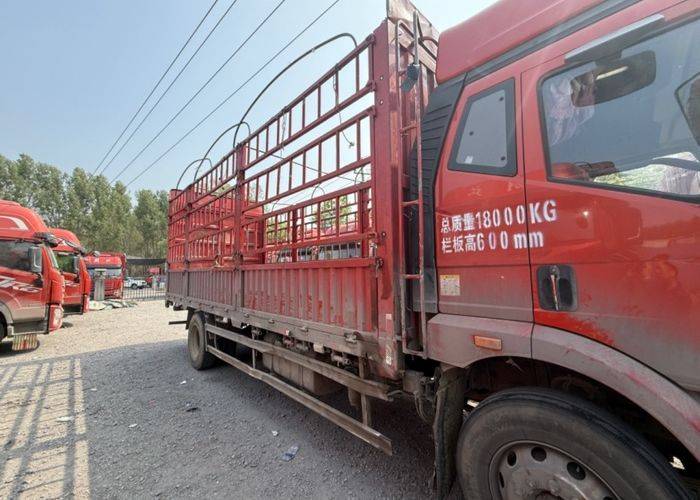 二手一汽解放 240马力 载货车