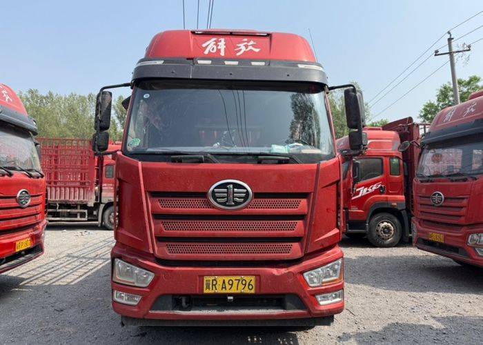 二手一汽解放 240马力 载货车